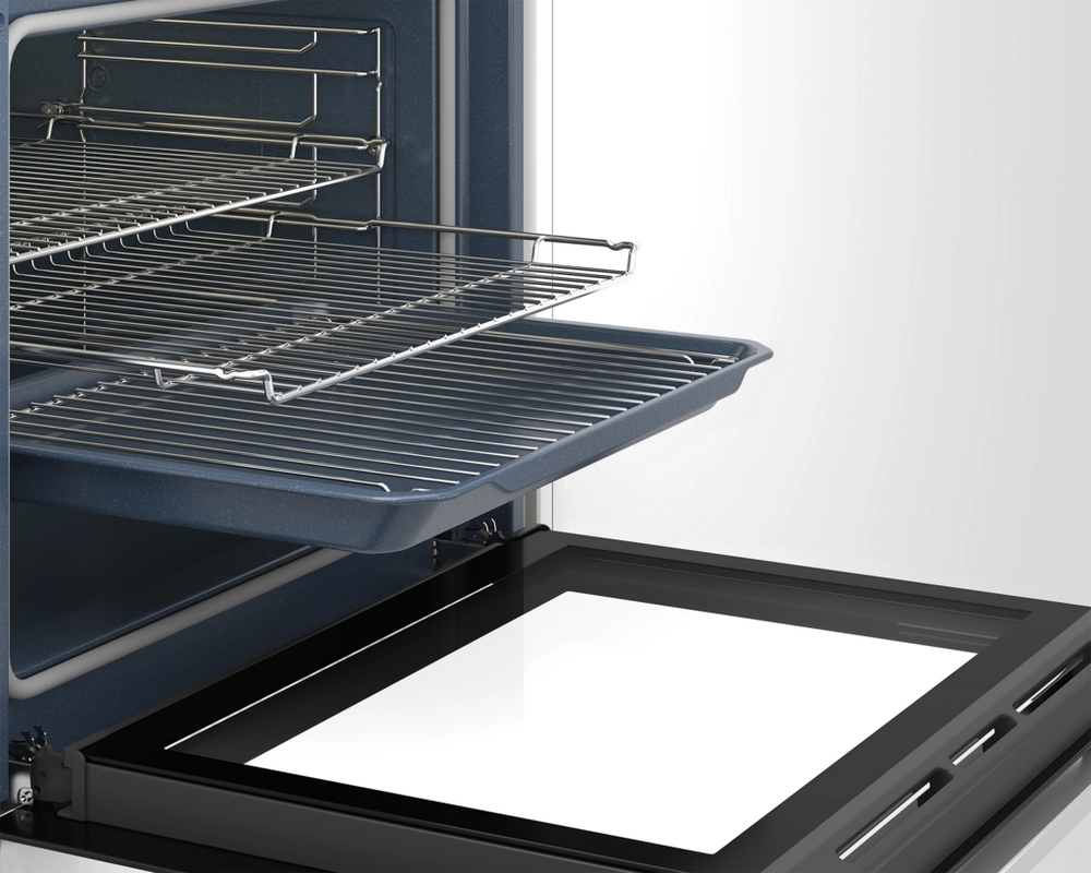 Blomberg ROEN8232WBP 72L Single Electric Oven - Black